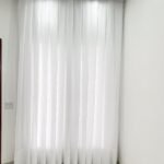 Veja como nossaConte com nossos especialistas para a instalação perfeita das cortinas e persianas escolhidas. Nossa equipe experiente garante que seus produtos fiquem impecáveis ​​e funcionem perfeitamente.s cortinas e persianas podem transformar qualquer ambiente. As fotos mostram exemplos de salas de estar aconchegantes, quartos acolhedores e escritórios com estilo, tudo graças às nossas soluções de janelas.