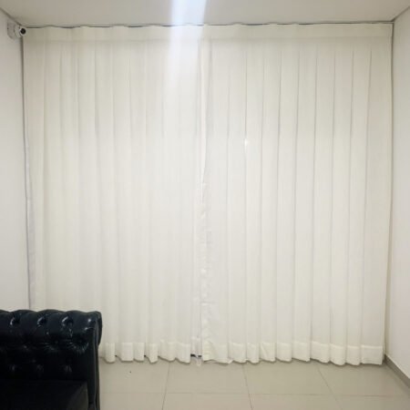 Conte com nossos especialistas para a instalação perfeita das cortinas e persianas escolhidas. Nossa equipe experiente garante que seus produtos fiquem impecáveis ​​e funcionem perfeitamente.